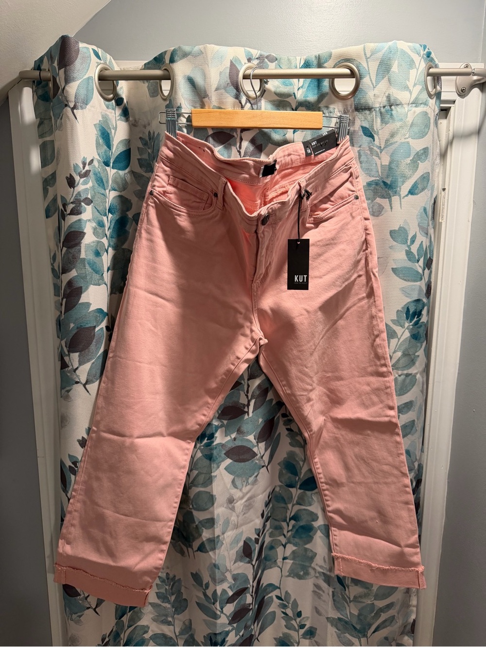 Kut from the Kloth Blush Pink Cropped Straight Jeans